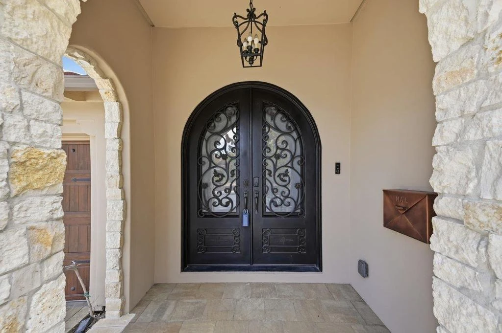 Interior 2