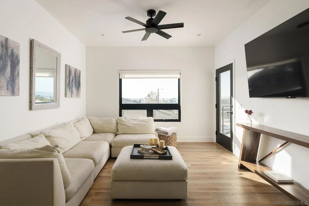 Interior 4
