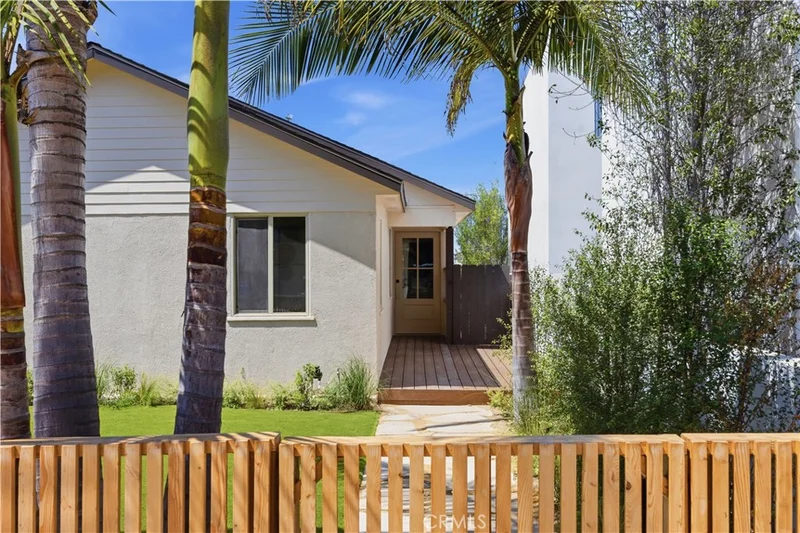 2011 Springfield Avenue, Hermosa Beach, CA 90254
