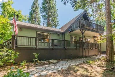 320 Airport Rd, Trinity Center, CA 96091-0000
