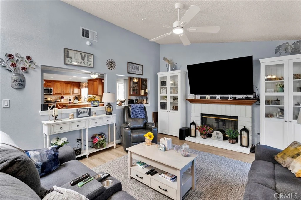 Interior 4