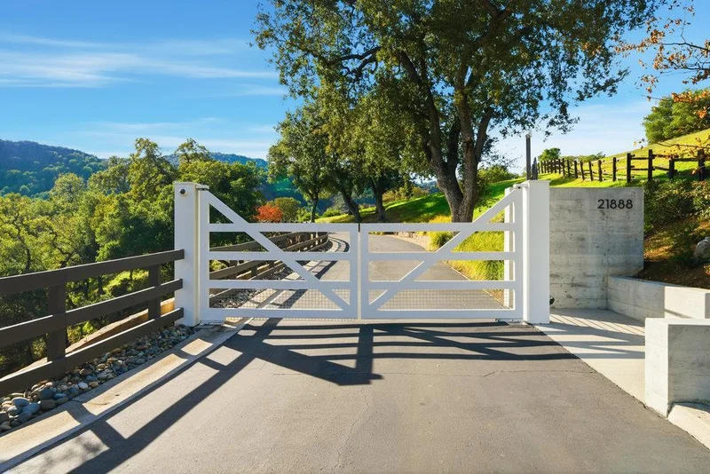 21888 Blue Oaks Place, Los Altos Hills, CA 94022