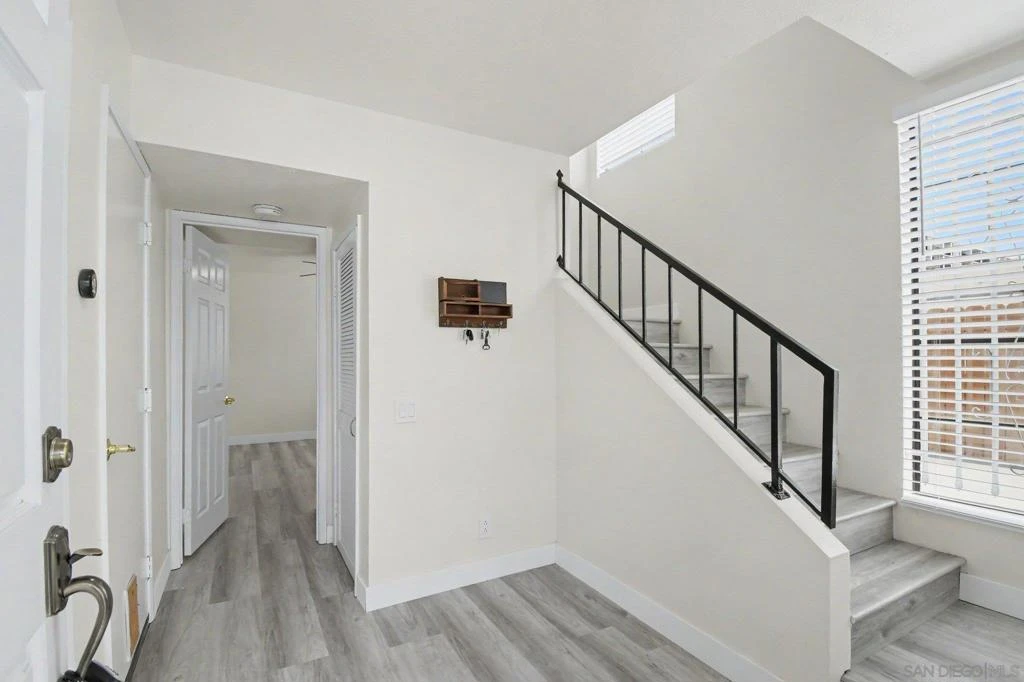 Interior 4