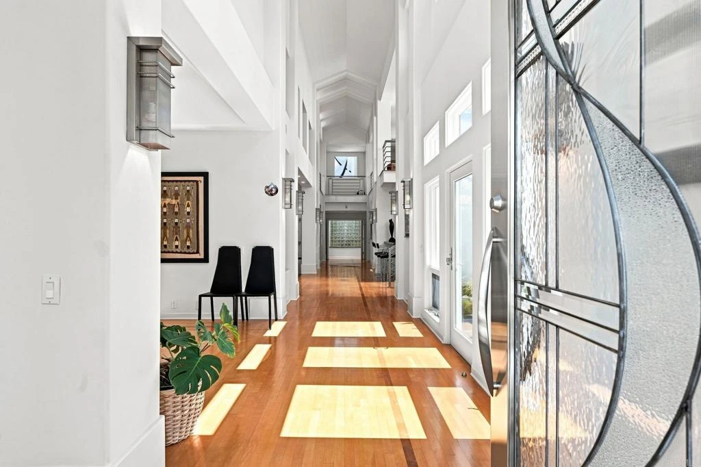 Interior 3