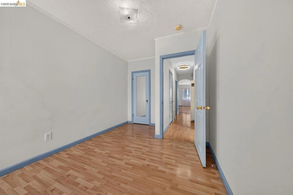 Interior 4