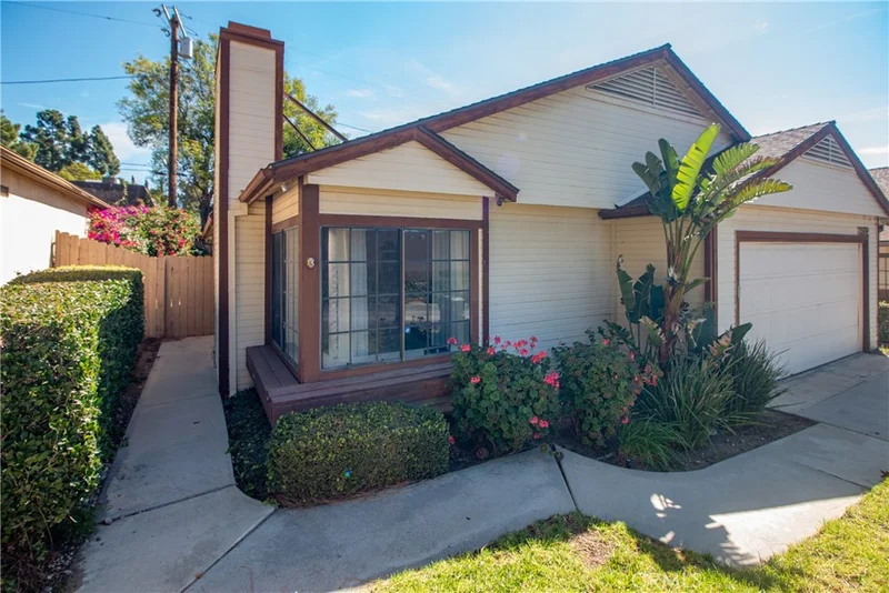 13982 Olive Grove Lane, Sylmar, CA 91342
