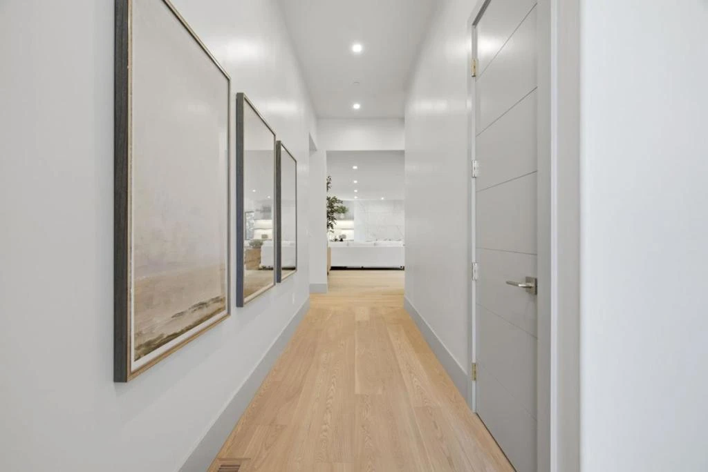 Interior 4