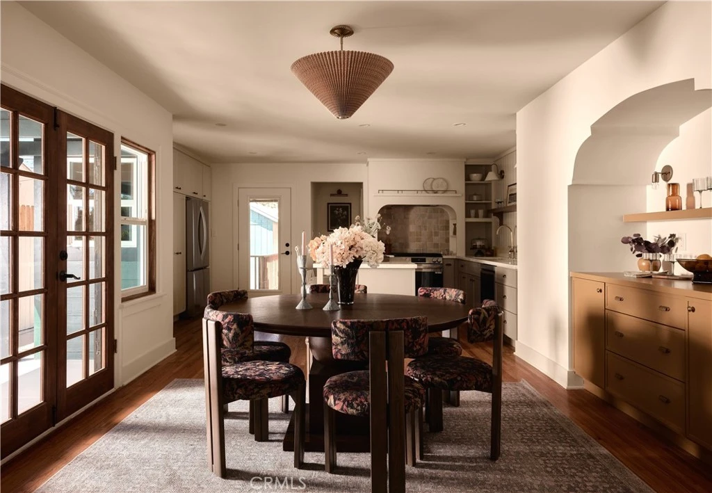 Interior 4