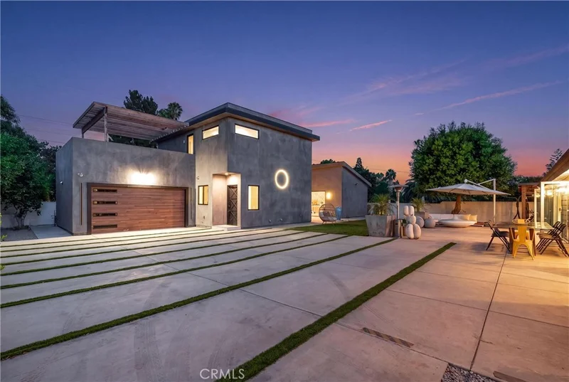 Photo 2 of 9400 Encino Avenue