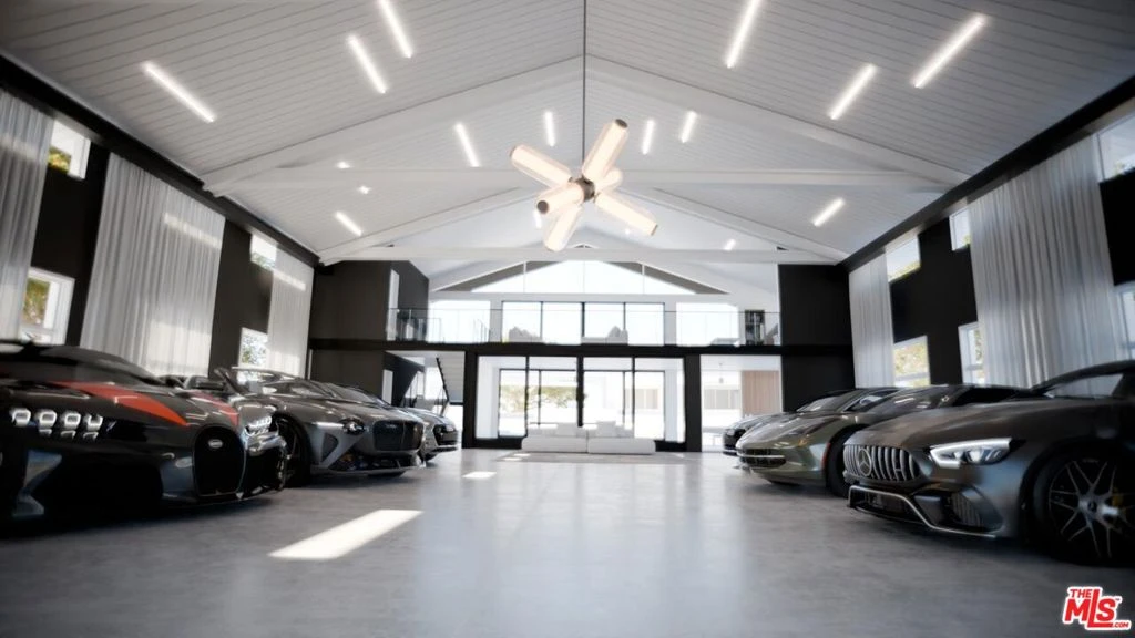 Interior 4