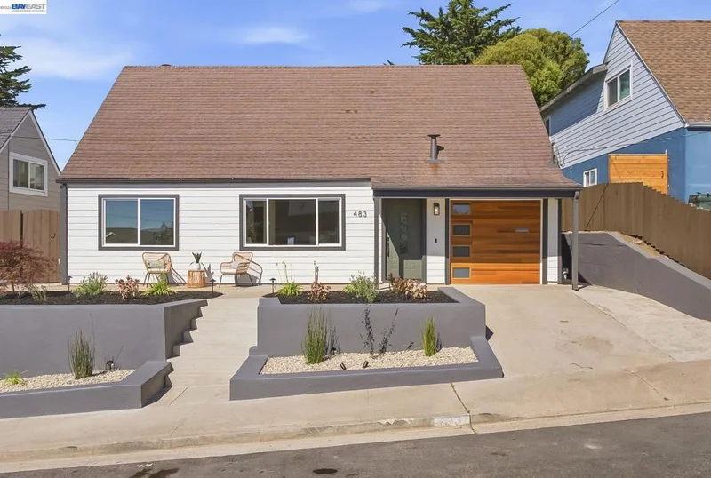 483 Heathcliff Dr, Pacifica, CA 94044