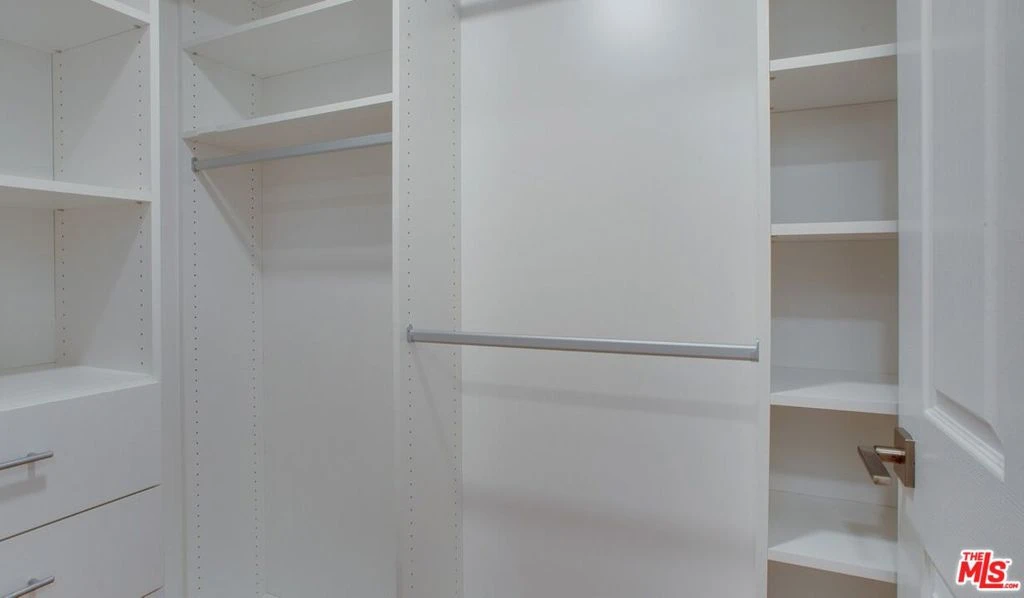 Interior 3