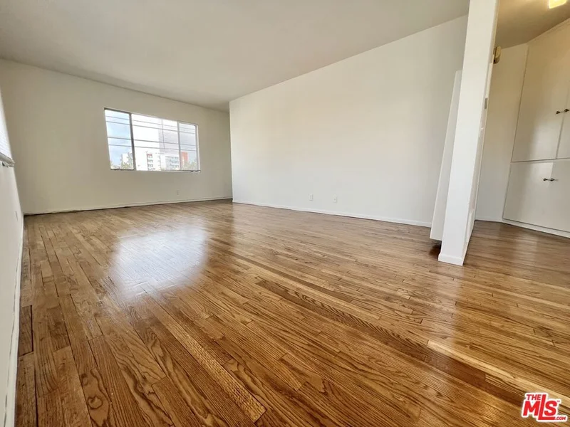 Photo 2 of 10303 Palms Boulevard 5