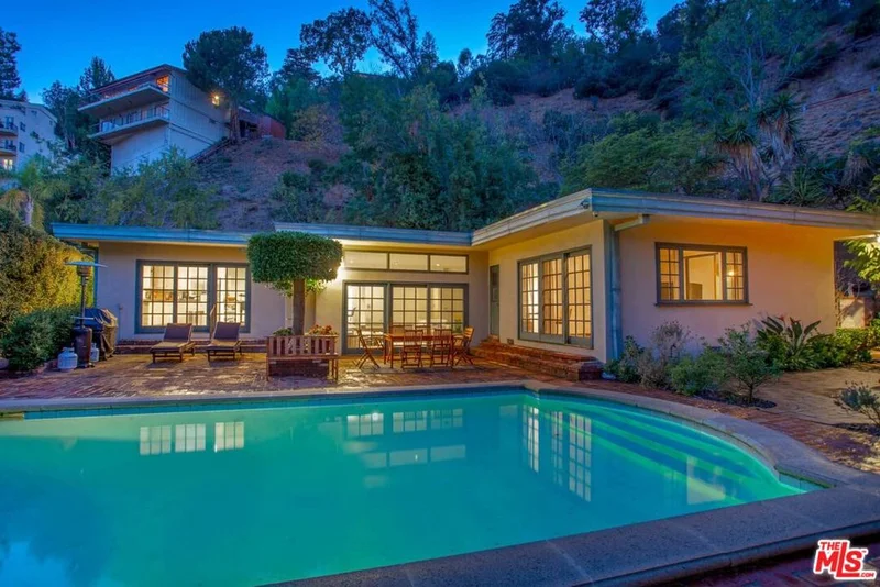 Photo 2 of 10216 Cielo Drive