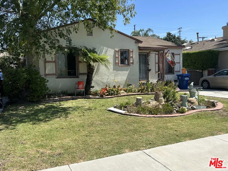 Photo 2 of 2940 Tilden Avenue