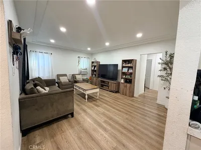 8983 San Antonio, South Gate, CA 90280