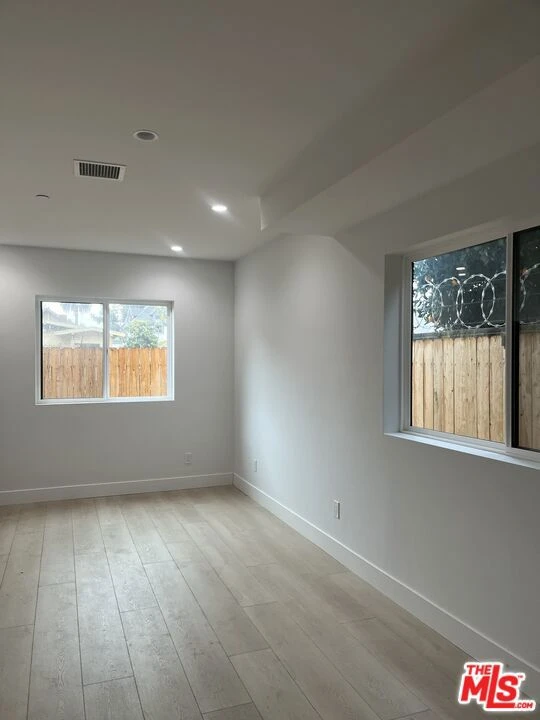 Interior 4