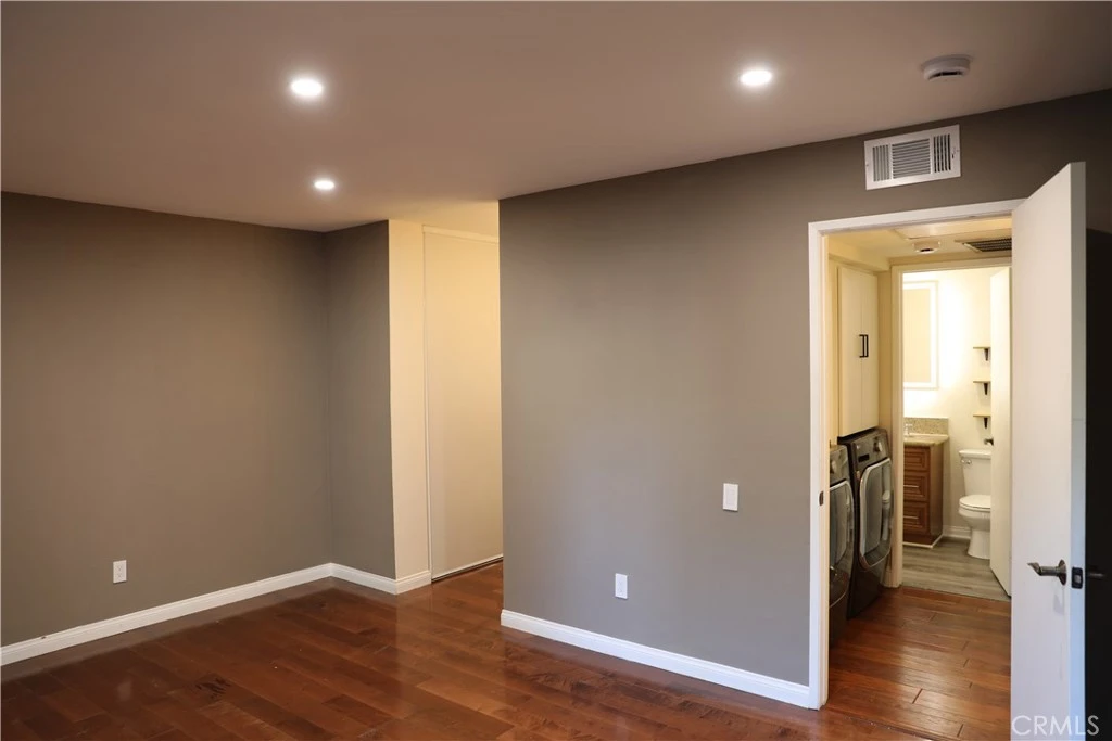 Interior 4