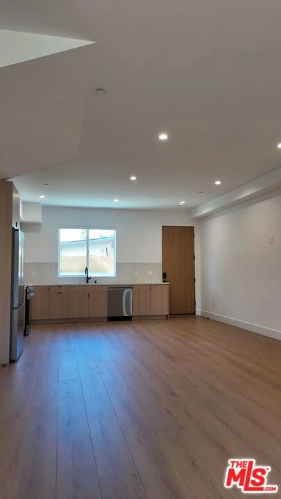 Interior 4
