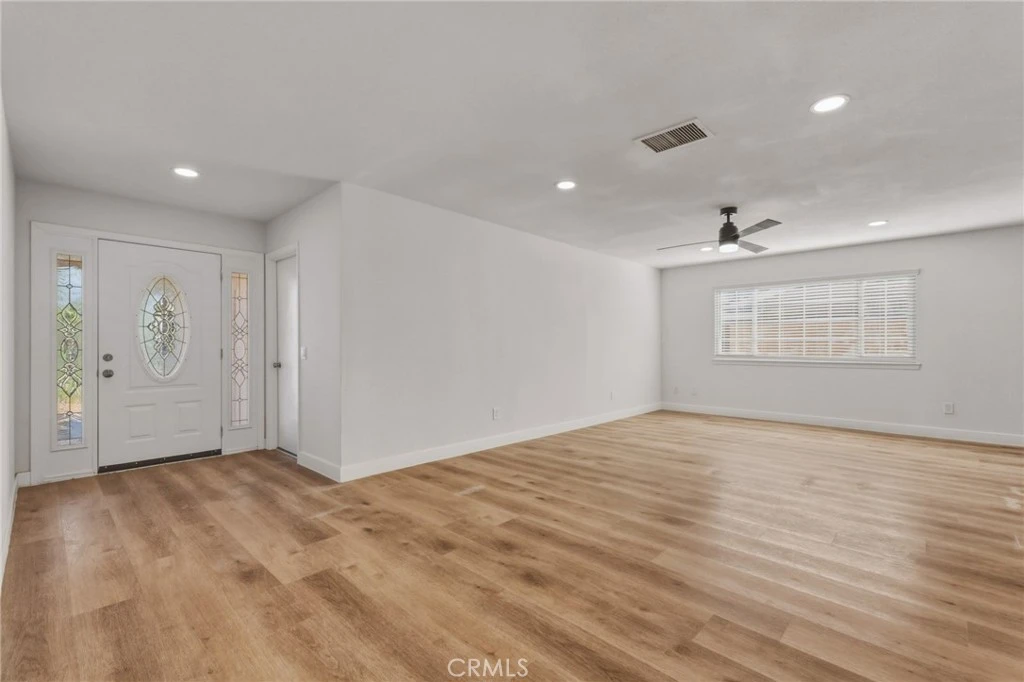 Interior 4