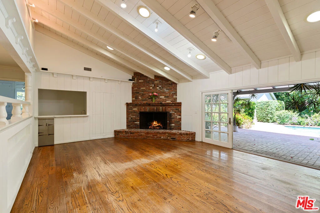 Interior 1