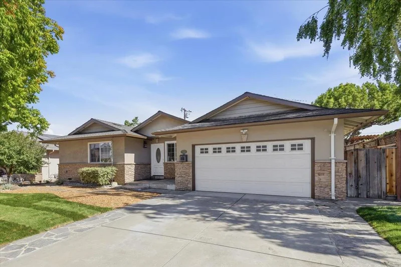 Photo 2 of 1712 Silverwood Drive