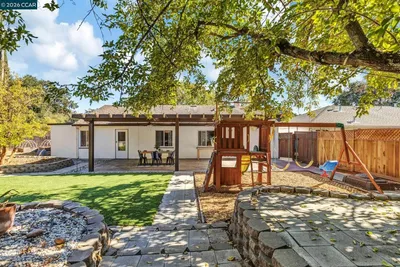 1162 Francine Ct, Concord, CA 94518