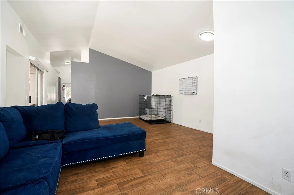 Interior 3