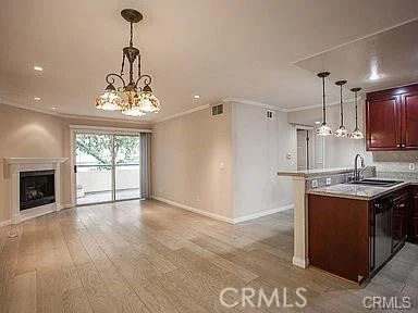 Photo 2 of 5500 Owensmouth Ave 111