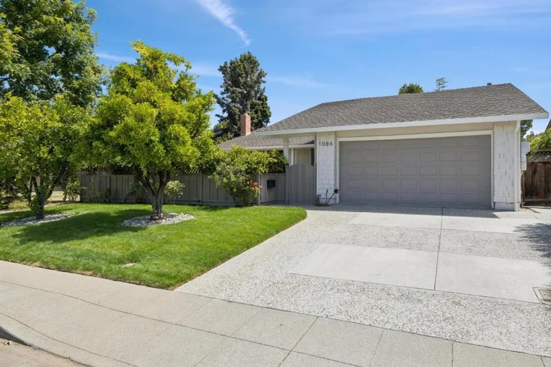 Photo 2 of 1086 Robbia Drive