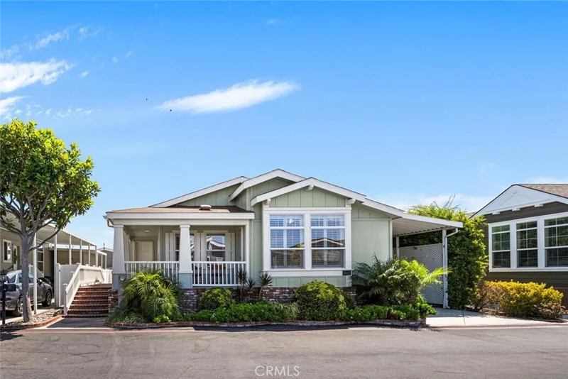 Photo 2 of 16422 Poipu Ln