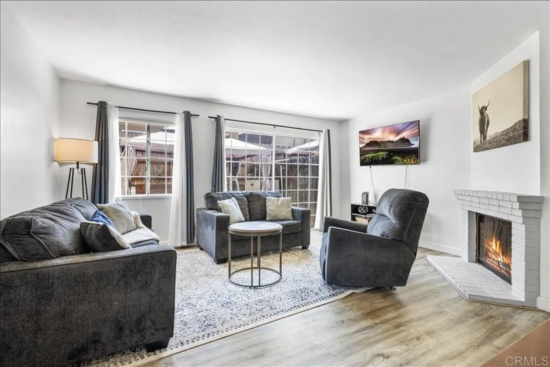 Photo 2 of 1465 E Lexington Avenue 10A