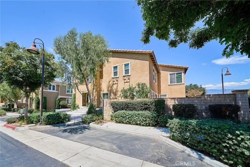 Photo 2 of 3051 E Via Corvina