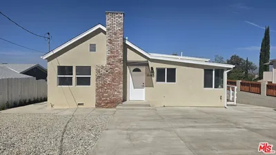 10323 Samoa Avenue, Tujunga, CA 91042