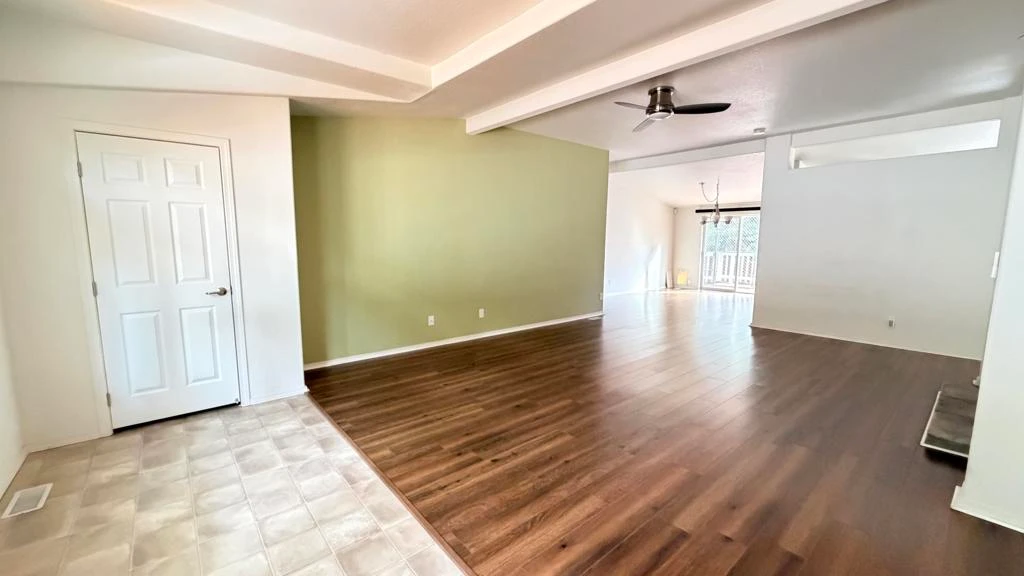 Interior 4