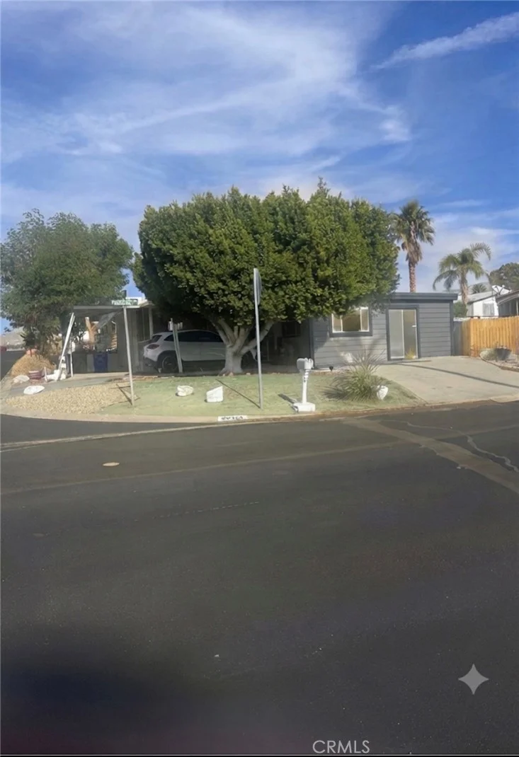 Photo 2 of 69510 Parkside