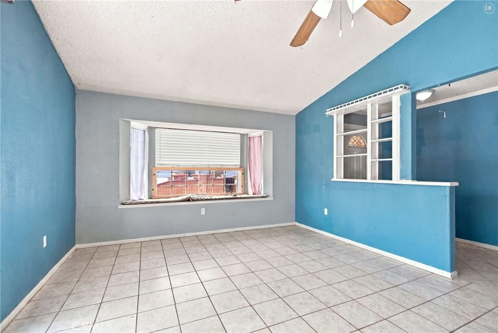 Interior 4