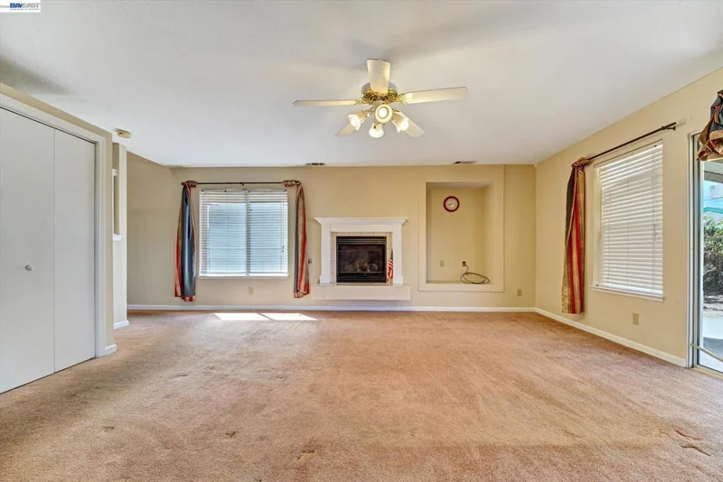 Photo 2 of 1810 Terrace Dr