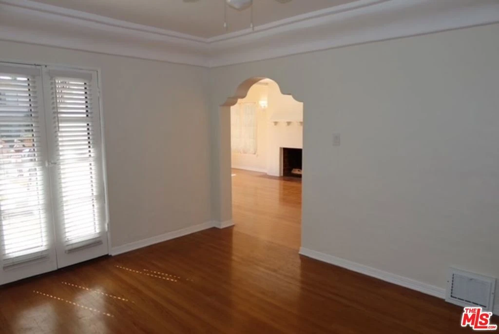 Interior 3