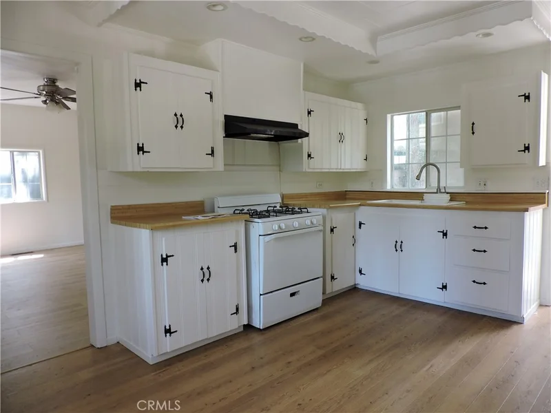 Photo 2 of 657 Knoll