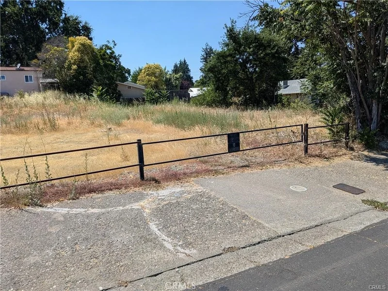 Photo 2 of 220 4th Street