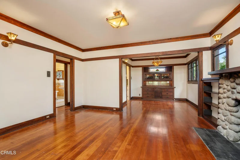 Photo 2 of 845 S Los Robles Avenue