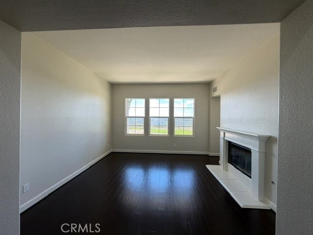 Interior 4