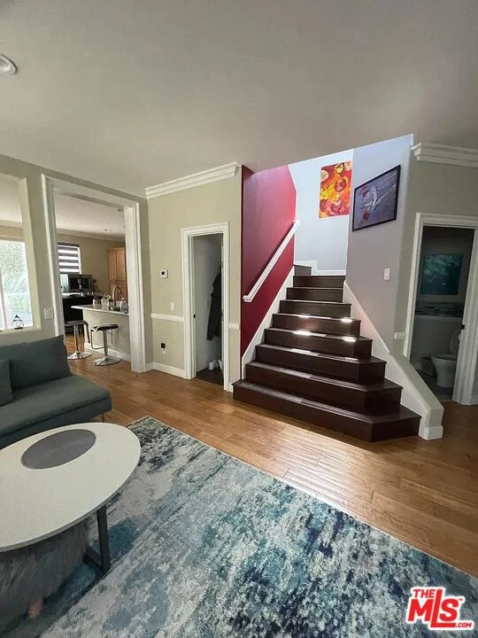 Interior 4