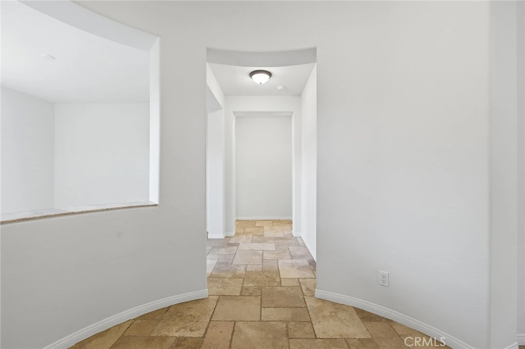 Interior 4
