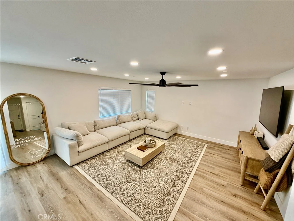 Interior 3