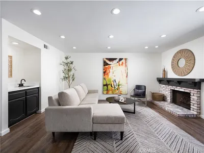 212 Mayfair, Costa Mesa, CA 92627
