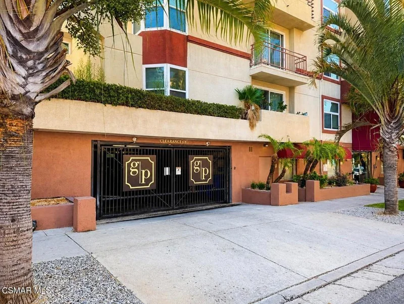 Photo 2 of 620 Gramercy Place 236