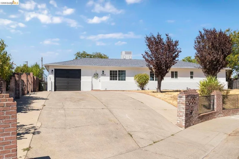 Photo 2 of 1361 Longshore Ct