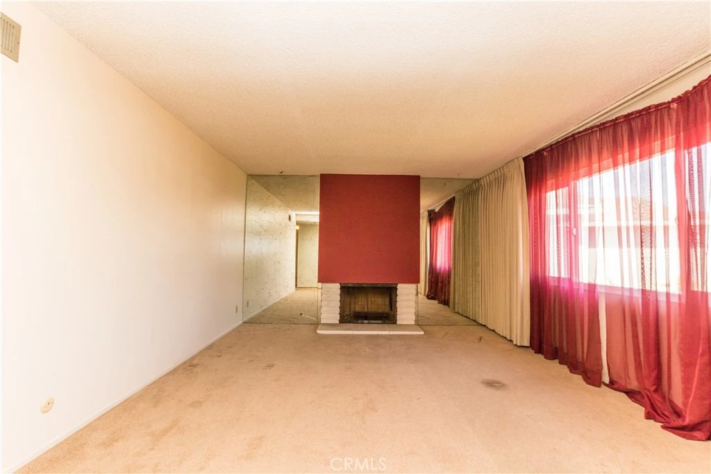 Interior 4